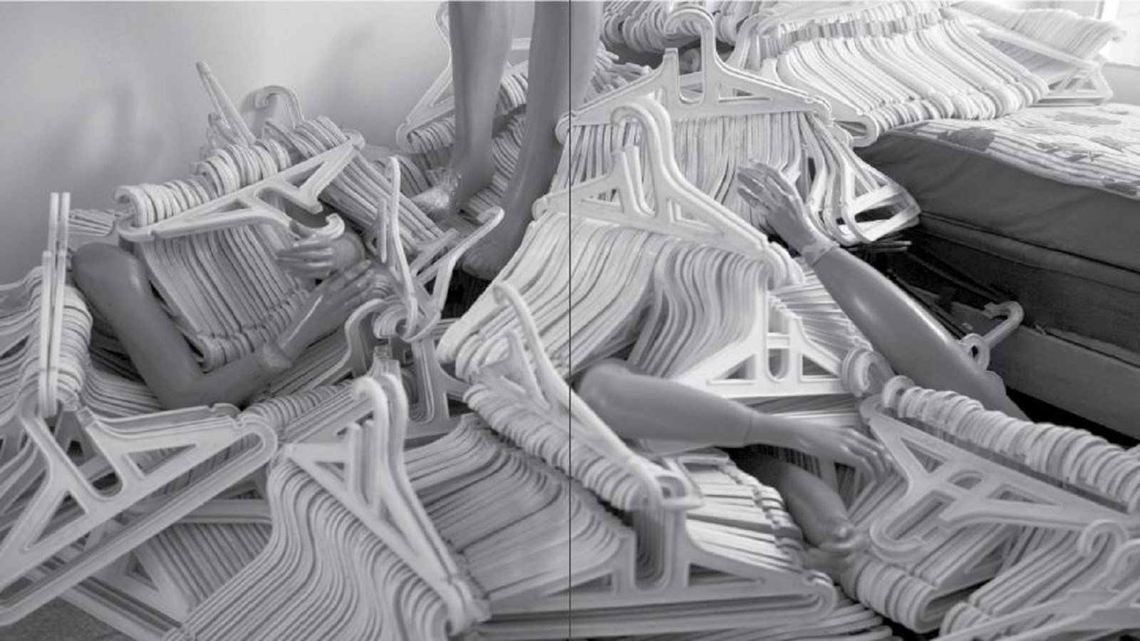 بی‌نام، بی‌بدن