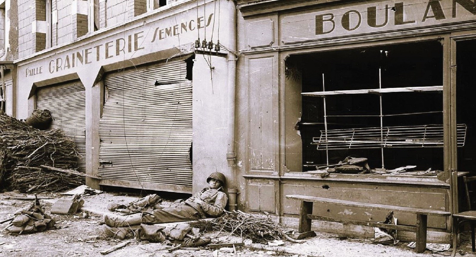 نمایشگاه جنگی