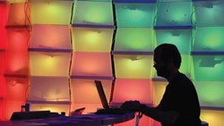 آزار بده و آزار ببین