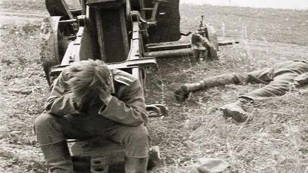 سه قدم مانده به نیزارها