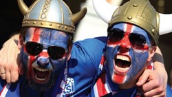 نعره‌های تماشاگران نشانۀ چیست؟