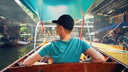 تجربه بخرید، نه کالا