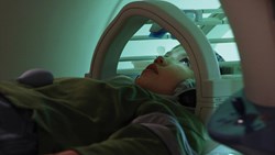 آیا می‌توان فقر را در مغز کودکان دید؟