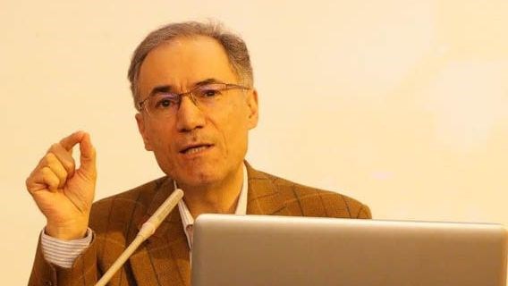 نقد ادبی، گفتمانی چندوجهی و متکثر