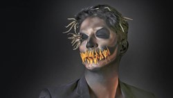 کودکی که جهان را آتش زد