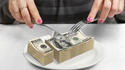 وقتی آن‌قدر پول دارید که نمی‌دانید چه کارش کنید، زندگی چه شکلی می‌شود؟