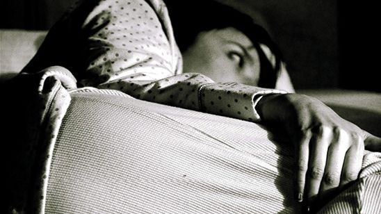 خاطراتِ بی‌خوابی: «شب‌ها حس می‌کردم حیوانی وحشی شده‌ام»