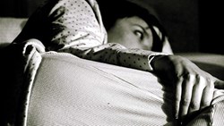 خاطراتِ بی‌خوابی: «شب‌ها حس می‌کردم حیوانی وحشی شده‌ام»