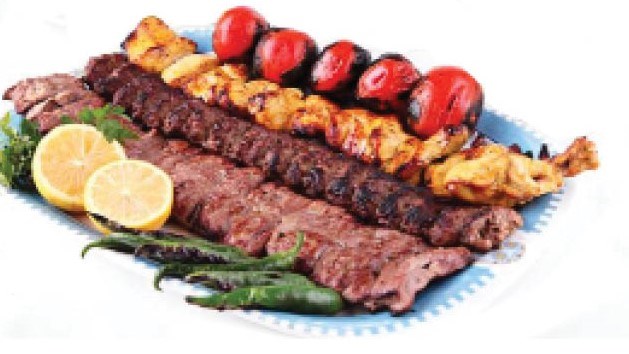 یک گوجه با دوتا کباب!