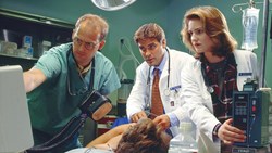 آیا لباس و رفتار پزشک شما ارزش این‌همه توجه را دارد؟