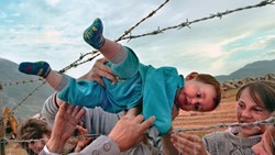 از کابل تا سیسیل: روایت خالد حسینی از مهاجران سرگردان