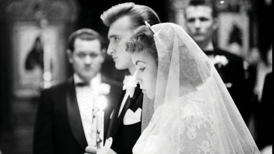 اگر با کس دیگری بودم، چقدر خوشحال‌تر می‌شدم؟