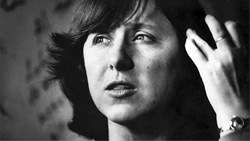 سوتلانا آلکسیویچ: فقط عشق می‌تواند ما را که آغشتۀ نفرتیم نجات دهد