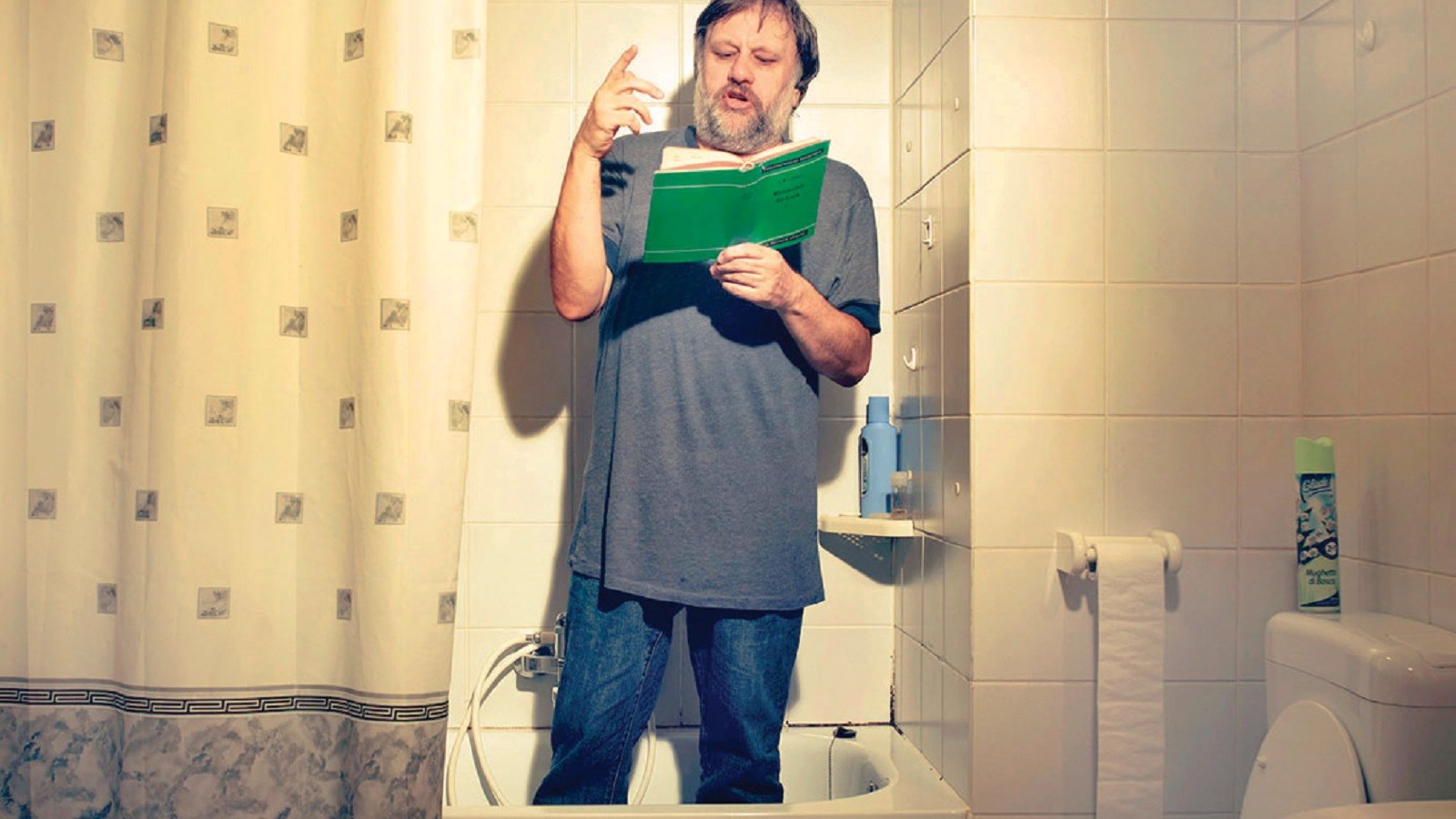 گفت‌وگو با اسلاوی ژیژک: به من احترام نگذارید، کتاب‌هایم را بخوانید