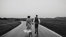 برای ازدواج در قرن بیست‌ویکم باید تصورات رمانتیک کمتری داشته باشیم