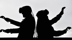 اسلاوی ژیژک: واقعیتِ مجازی نسخه‌ای جدید از ایدئولوژی‌های سنتی است