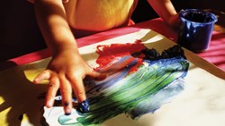 با خیال راحت نقاشی‌های فرزندتان را دور بیندازید