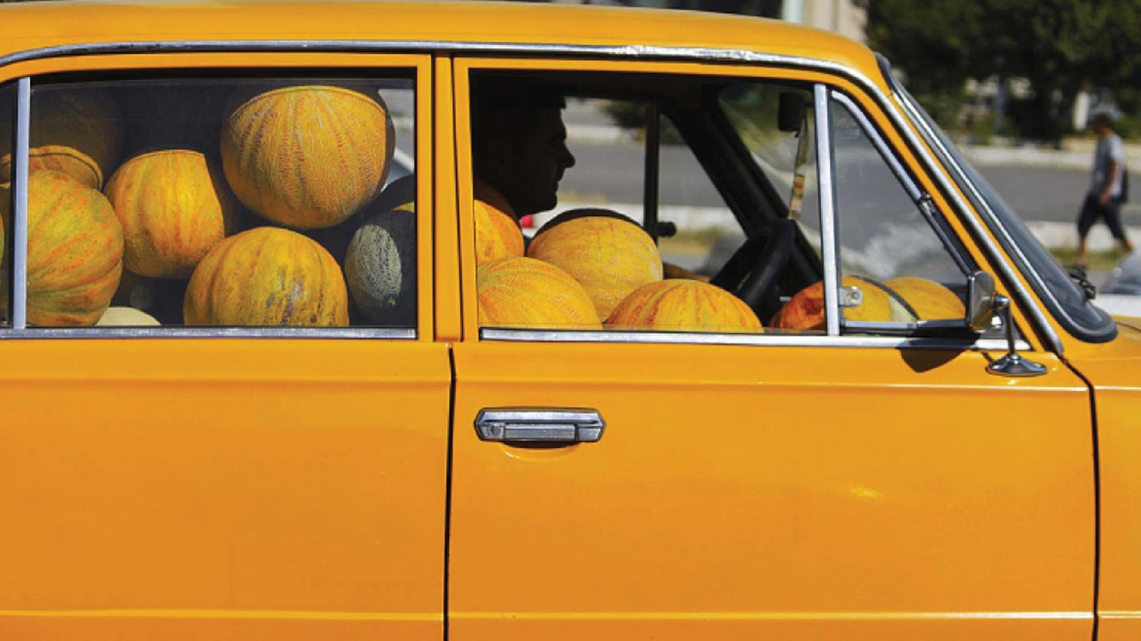 هیچ کجای تاریخ ارزش کار را با زمان نمی‌سنجیده‌اند