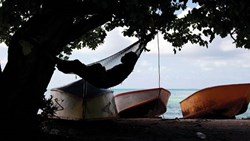 آیا خوب است فرزندانمان را تشویق کنیم که در جشن سال نو تصمیمات تازه بگیرند؟