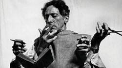 داستان‌هایی که دربارۀ خودمان تعریف می‌کنیم