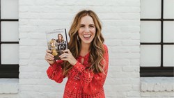 خودت باش و چندتایی دروغ بگو