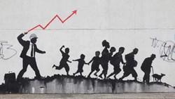 نظام سرمایه‌داری مرده، ولی چیزی که متولد شده از آن نیز بدتر است