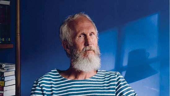 دانشمندی که آیندۀ آشفتۀ ما را پیش‌بینی می‌کند