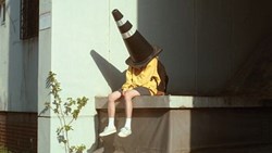 وقتی نوجوانتان از نقص‌های شما می‌گوید، چه واکنشی مناسب است؟