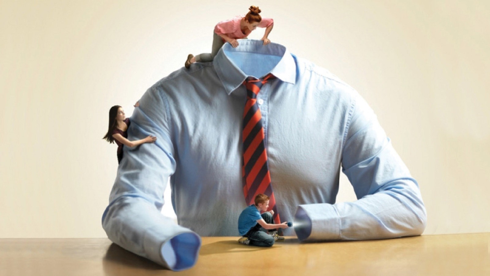 رئیس‌هایی که دائم غیبشان می‌زند به چه درد می‌خورند؟