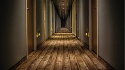 در دنیایی که عاشق تجربه‌های تازه است، به تعهد و تکرار پناه ببرید