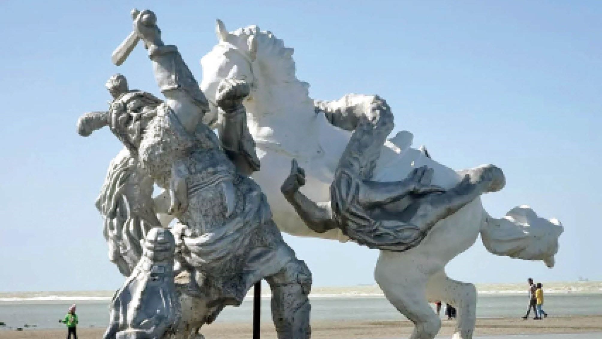 تحوول درونی اسطوره شاهنامه در کنار دریا