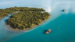 نگین‌های درخشان عمان و خلیج‌فارس