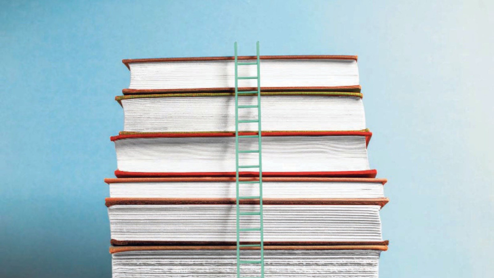 پشت صحنۀ جایزۀ بوکر: آیا رقابتی جنجالی میتواند ادبیات را نجات دهد؟