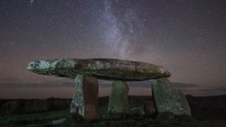 کلان‌تاریخ چه چیزهایی را از قلم می‌اندازد؟