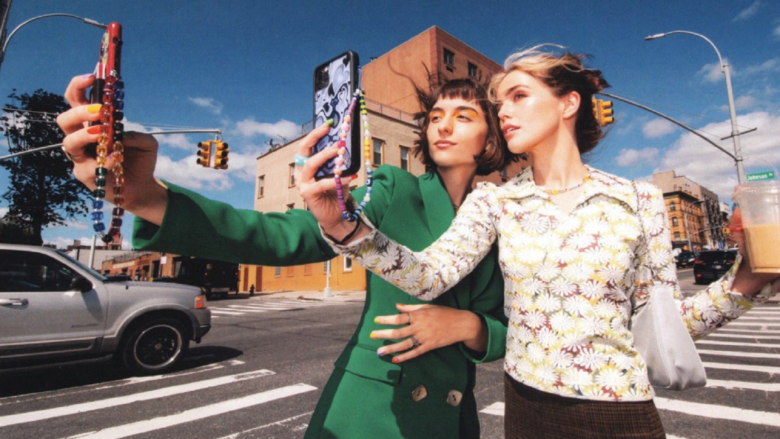 دروغ‌های الهام‌بخش: پشت پردۀ اقتصاد جدید اینفلوئنسری