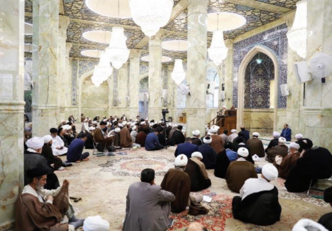 کلاس درس در مسجد