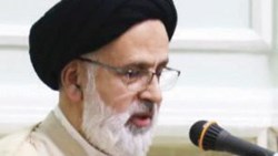 زندگی در سادگی، بزرگی در کردار