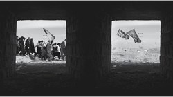 بشنو چون پرچم حکایت می‌کند