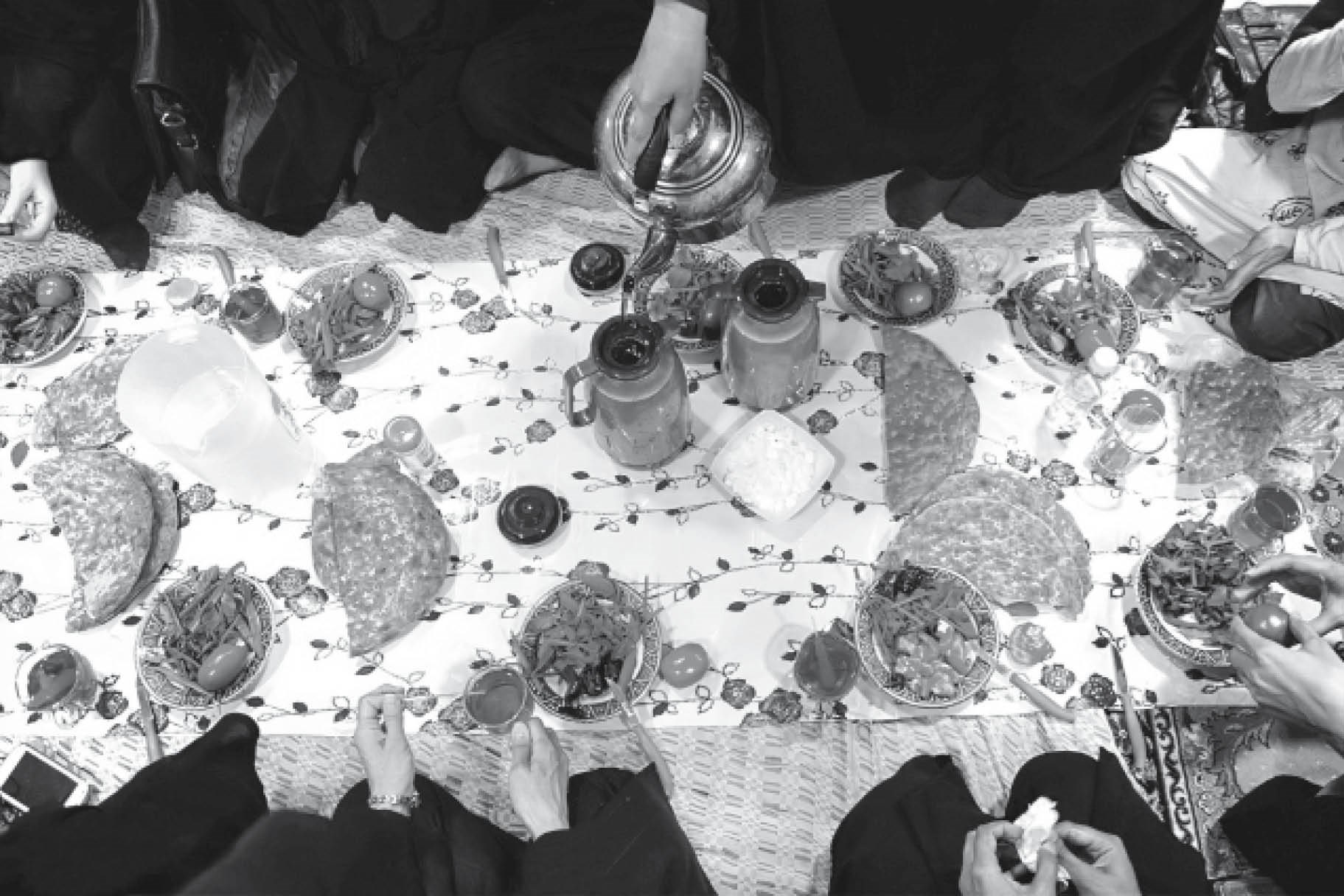 عکس یک سفره غذا