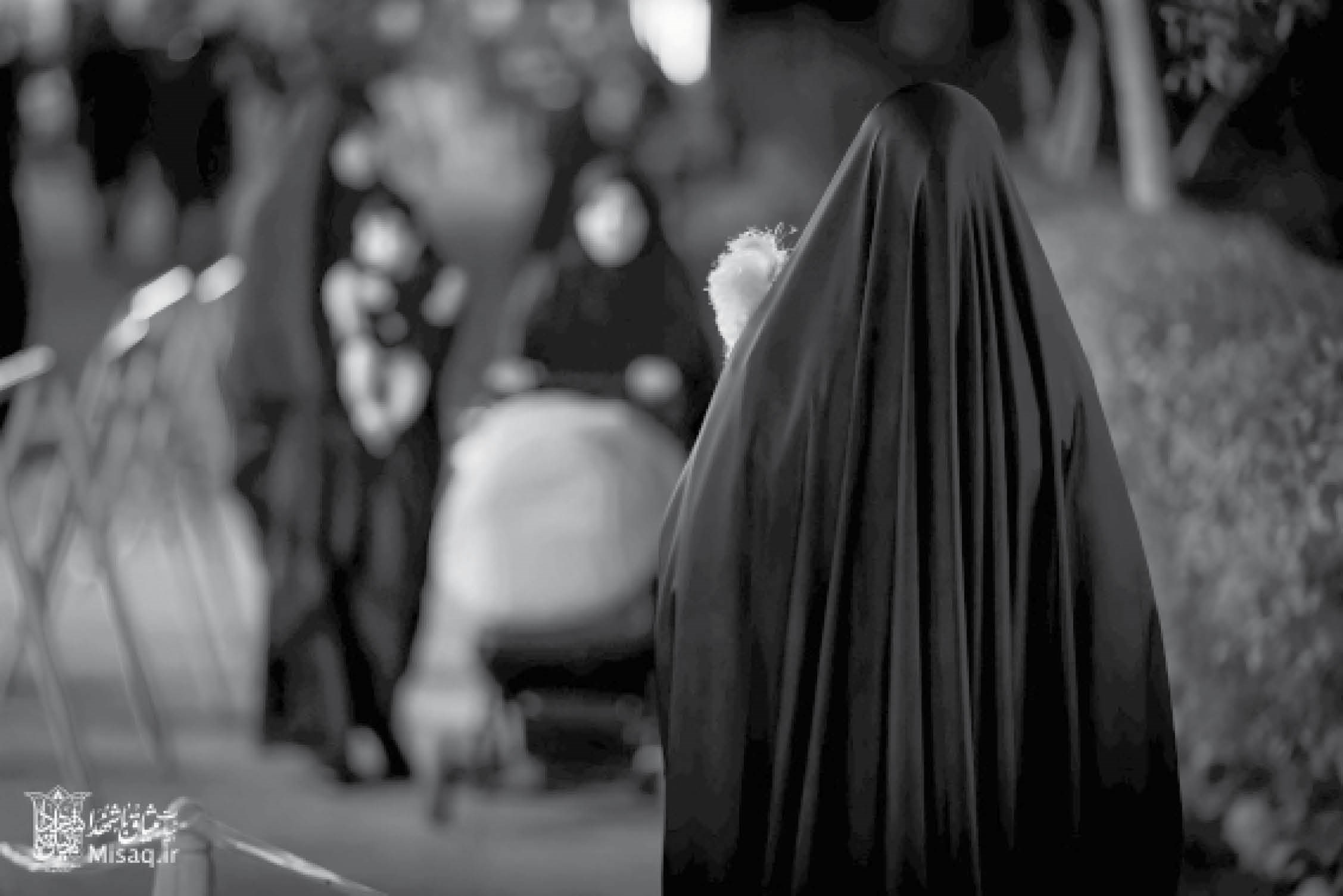 تصویر یک زن چادری 