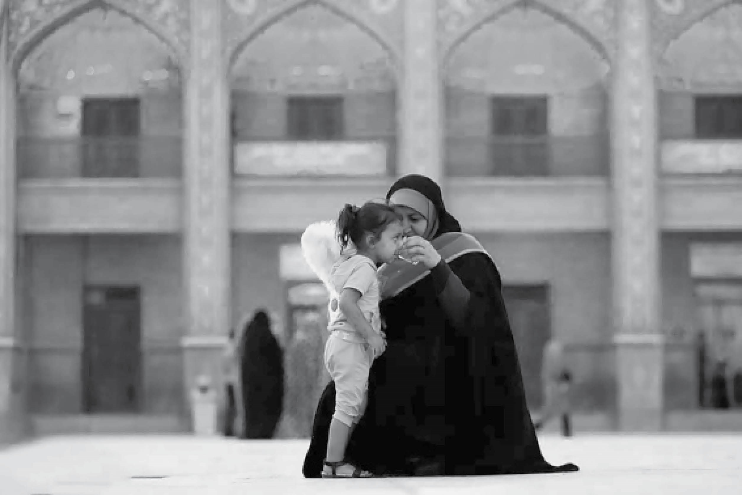 تصویر یک مادر با فرزندش